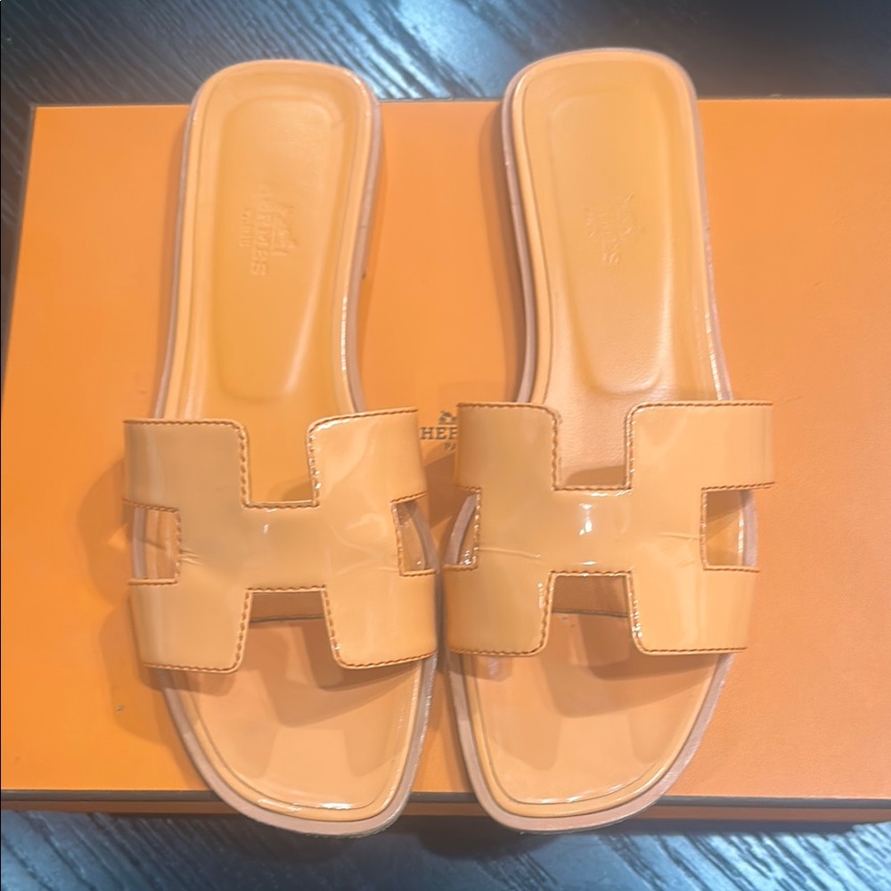 Hermès Oran sandals